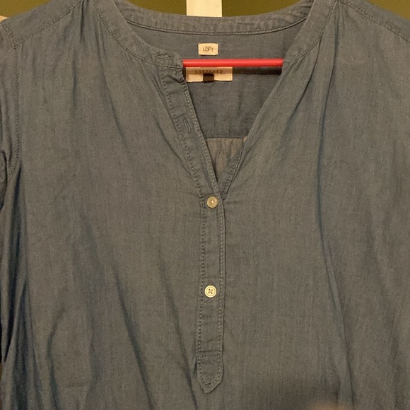 LOFT Chambray Top - Picture 2 of 7